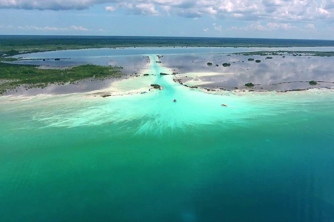 1 Day Tour to Bacalar, Cenotes and 7 color Lagoon with lunch from Cancun - The pontoon route through the Seven Colors Lagoon