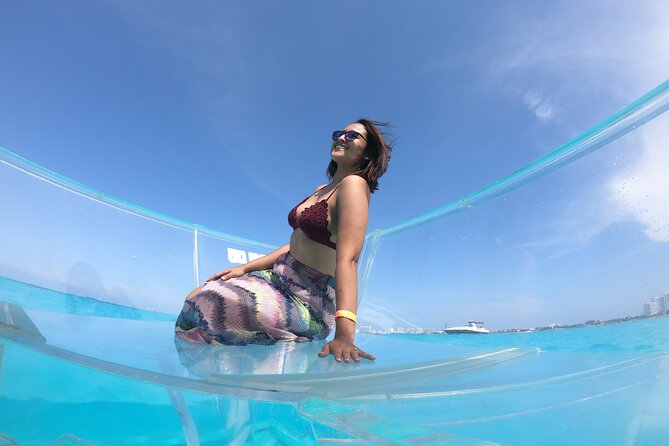 1-hour Clear Boat Tour in Nichupte Lagoon from Cancun - What the guide adds to a short outing