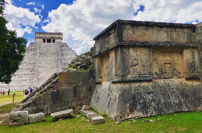 2-Day Trip of Main Yucatan Attraction Including Uxmal and Izamal - Chichén Itzá and the famous Maya monuments