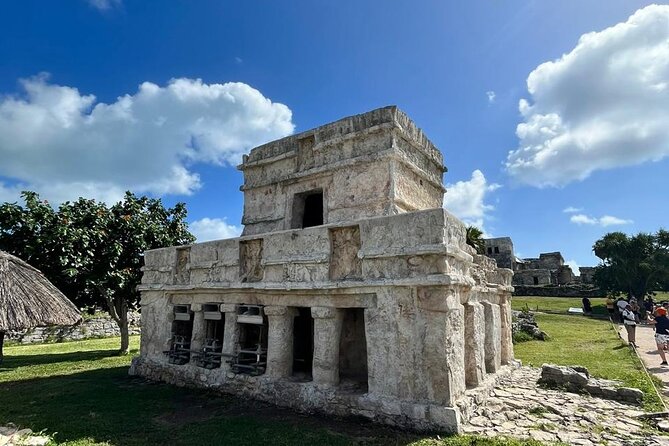 4X1 Tour to Tulum, Coba, Cenote and Playa Del Carmen - A regional buffet beside the ruins