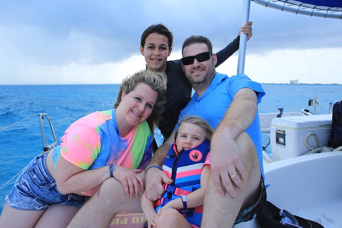 All Inclusive Isla Mujeres Catamaran - Playa Tortugas: check-in, fees, and the first wait