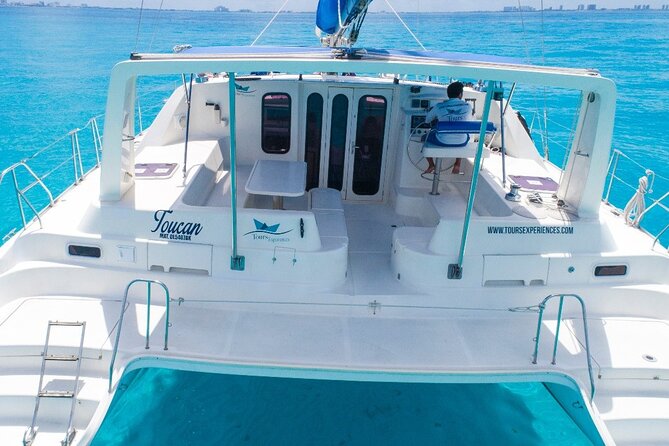 Amazing Catamaran to Isla Mujeres for the best price - The spinnaker ride over the Caribbean