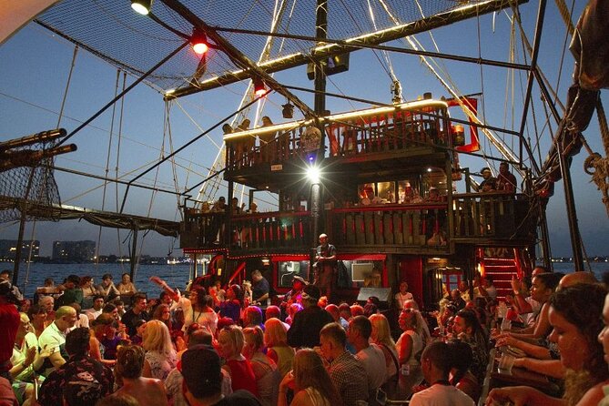 Amazing pirate dinner in Cancun, you must be here! - Dinner choices range from vegetarian to lobster
