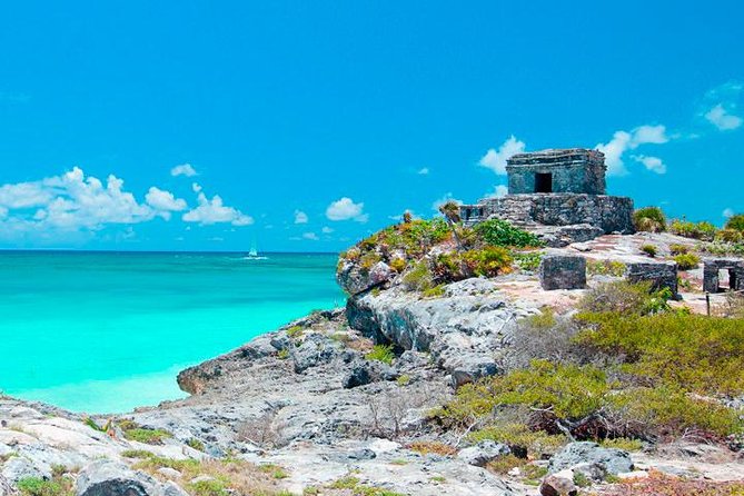 Amazing Tour 4x1 to Coba, Tulum, Cenote & Playa del Carmen. Lunch included - Regional lunch after the ruins