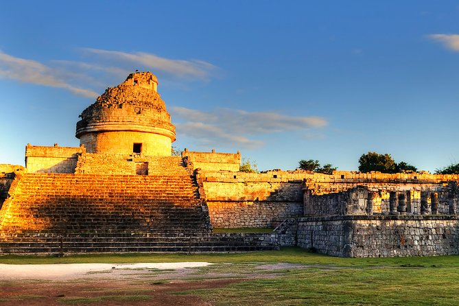 Amazing tour of Chichen Itza and Swimming in cenote - Starting at 7:00 am in Cancun or Riviera Maya