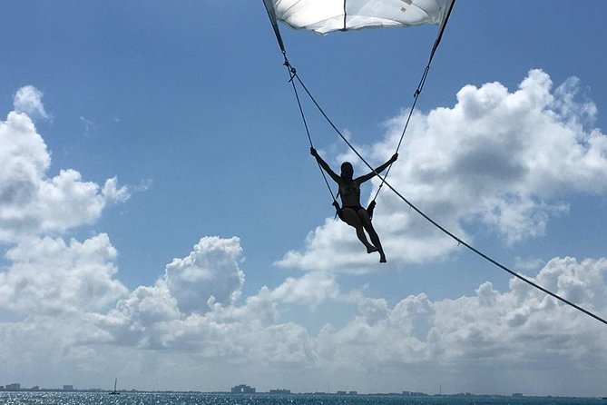Amazing tour to the beauty Isla Mujeres with Snorkel and open bar - Returning by catamaran near sunset