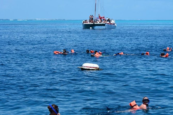 Amazing tour to the beauty Isla Mujeres with Snorkel and open bar - What the $65 price really covers