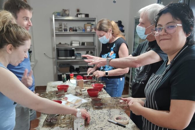 Artisanal Chocolate Bean to Bar Workshop in Cancún - Learning the bean-to-bar process