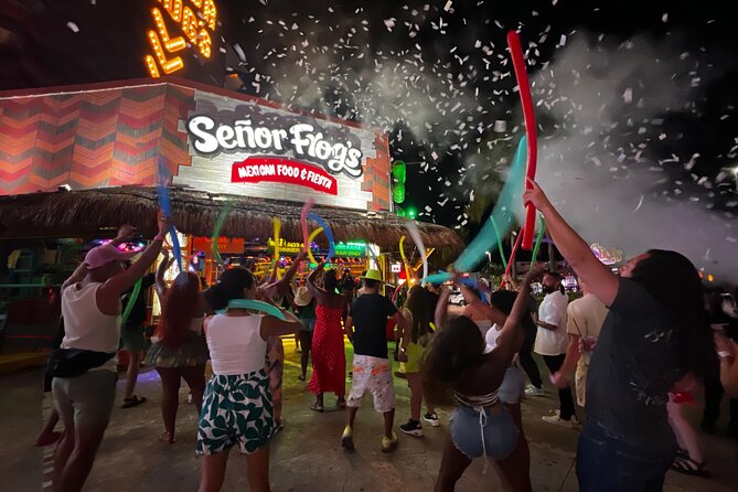 Bar Crawl Madness Tour in Cancun - The nightly routes and their different finales
