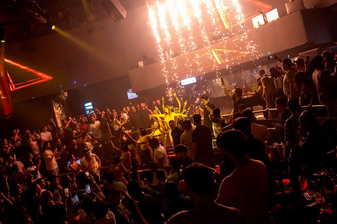 Bar Crawl Madness Tour in Cancun - Who will get the most from this tour