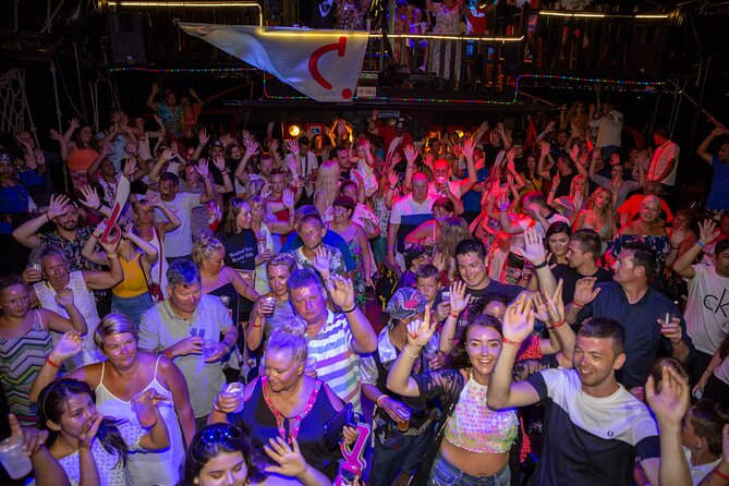 Be amazed with PIRATE SHOW in Cancun, includes Dinner & Open Bar - What the national open bar includes