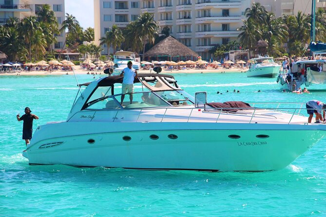 Beautiful Yacht SeaRay 48ft / 15PAX 25P16 - Onboard comfort, music, and food