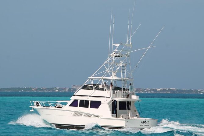 Biggest Luxury Yacht Boat Best in Cancun up to 28 pax - Reaching Playa Norte on Isla Mujeres