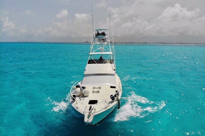 Biggest Luxury Yacht Boat Best in Cancun up to 28 pax - What the $720 price really covers
