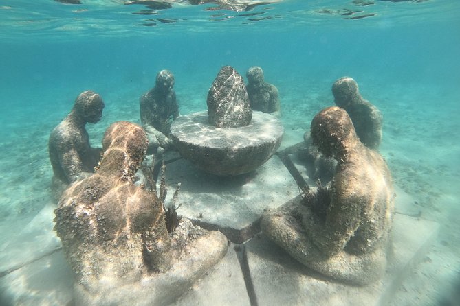 Breathtaking experience driving a speedboat in Cancun with Snorkeling included - Steering through Nichupte Lagoon