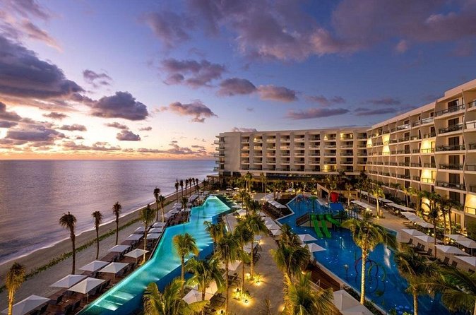 Cancun Airport and Hilton Cancun Mar Caribe Private Shuttle - Choosing the right vehicle for your party