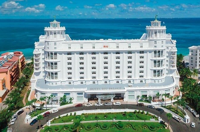 Cancun Airport and Hotel Riu Palace Las Americas Private Shuttle - Who should book this airport transfer?