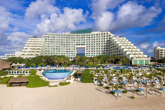 Cancun Airport and Live Aqua Beach Resort Cancun Private Shuttle - Finding the representative at Cancun Airport