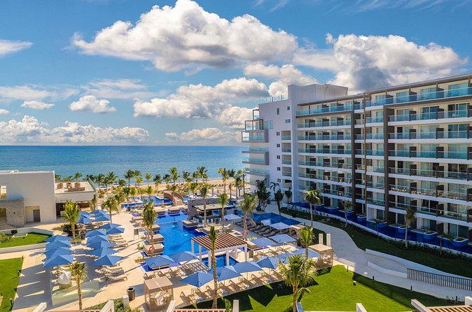 Cancun Airport and Royalton Riviera Cancun Private Shuttle - Timing, luggage, and comfort