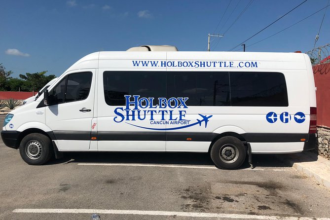 Cancun Airport Shared Shuttle to Holbox Chiquila Port - Finding the Welcome Bar at Cancun Airport