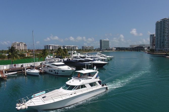 Cancun Boat Tour to Isla Mujeres on Luxury Yacht with Chef -SR55C - Choosing between the Cancun coast and Isla Mujeres