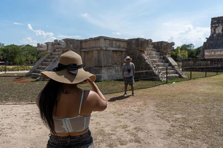 Cancun: Chichen Itza Early Access Guided Tour - Two hours with El Castillo and the main monuments