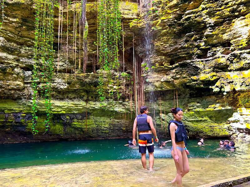 Cancun: Chichen Itza & Yaxunah Ruins Private Tour & Cenote - The private guide makes the difference