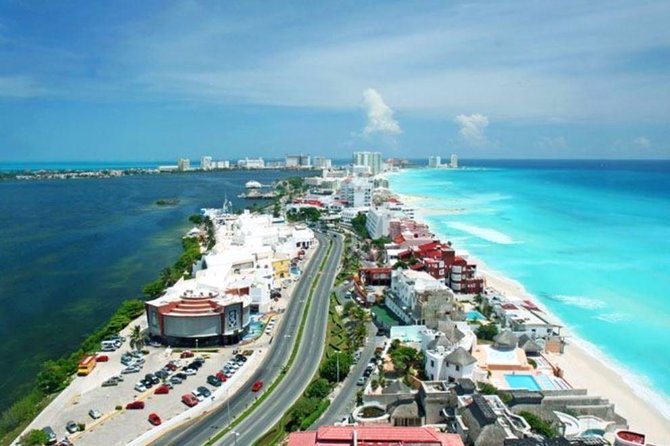Cancun City Tour by Downtown and Turistic Hightlights on Open Bus - El Meco: Maya ruins within the city