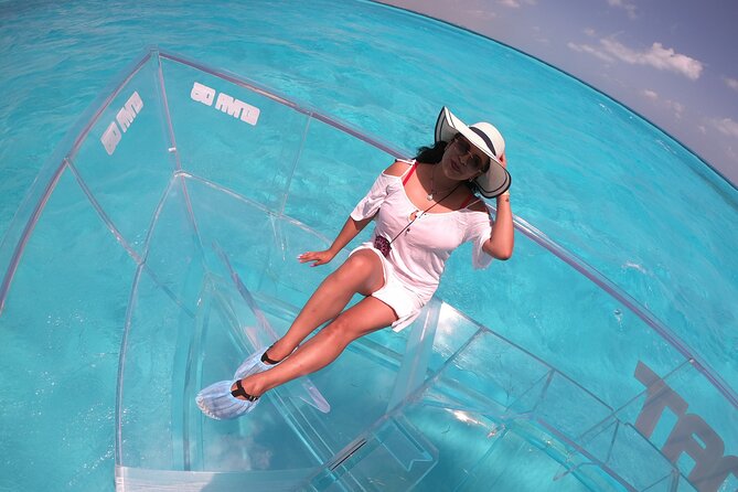 Cancún Clear Boat 90 minutes tour perfect for photos and families - What the $29.90 price really covers