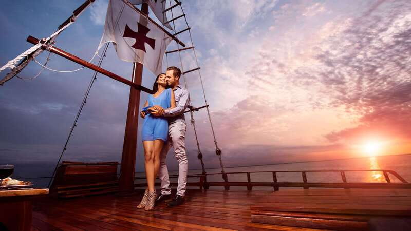 Cancun: Columbus The Romantic Dinner Cruise - Key points to know before booking