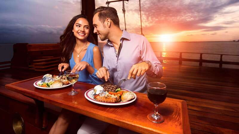 Cancun: Columbus The Romantic Dinner Cruise - Who should book this Cancun dinner cruise?