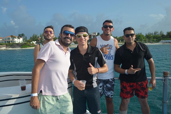 Cancun Dancer Cruise to Isla Mujeres with Snorkeling and Lunch - The return trip, music, and the real mood onboard