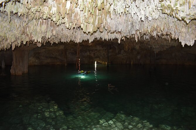 Cancun: Discover the Hidden Treasures: Exploring 3 Jungle Cenotes - Photos, lockers, and what to pack