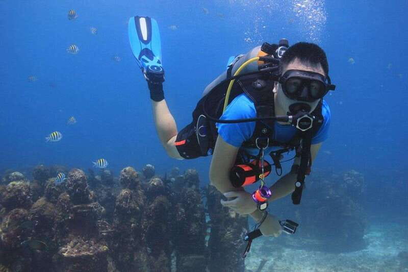 Cancun: Dive Underwater Museum & Manchones Reef - Meeting Coconut Divers at Sotavento