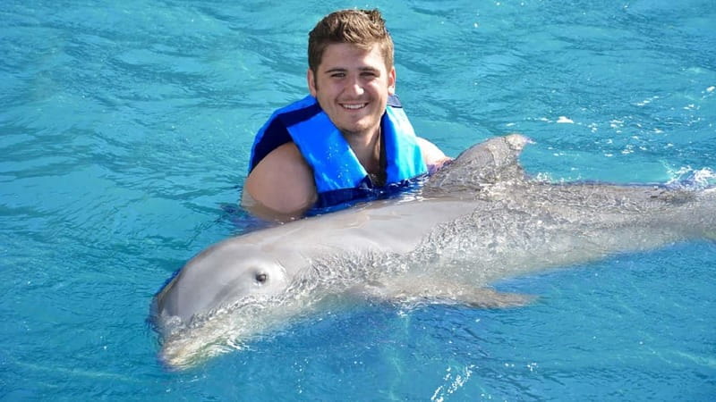 Cancún: Dolphin Encounter on Isla Mujeres with Buffet - A 9:00 AM ferry from Playa Langosta