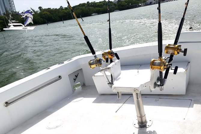 Cancun fishing charter if you don't fish you don't pay 46ft yacht 12pax 25P14 - The three-person crew and family appeal