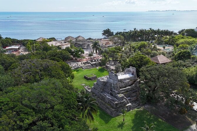 Cancun Guided Sightseeing El Meco Site, Letters and Shopping - El Meco: the cultural heart of the outing