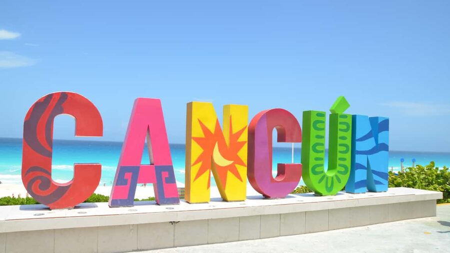 Cancún: Hop-on Hop-off Bus Tour with Submarine Trip - Downtown circuit: the better choice for local texture