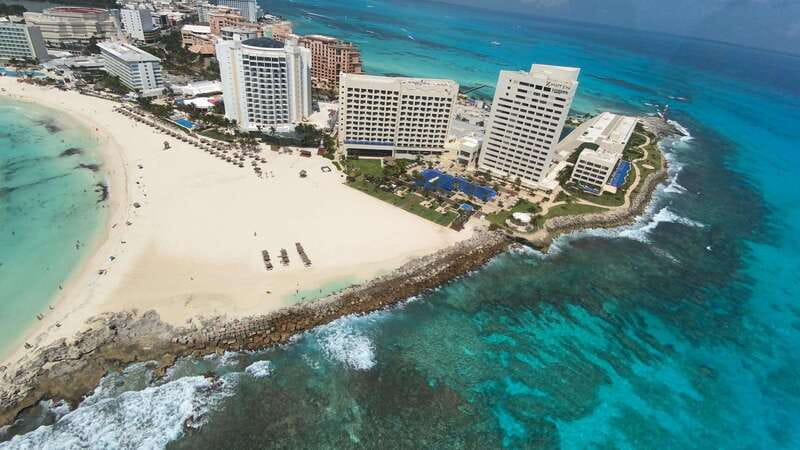 Cancun Hotel Zone: Panoramic Flight - The view around Isla Mujeres