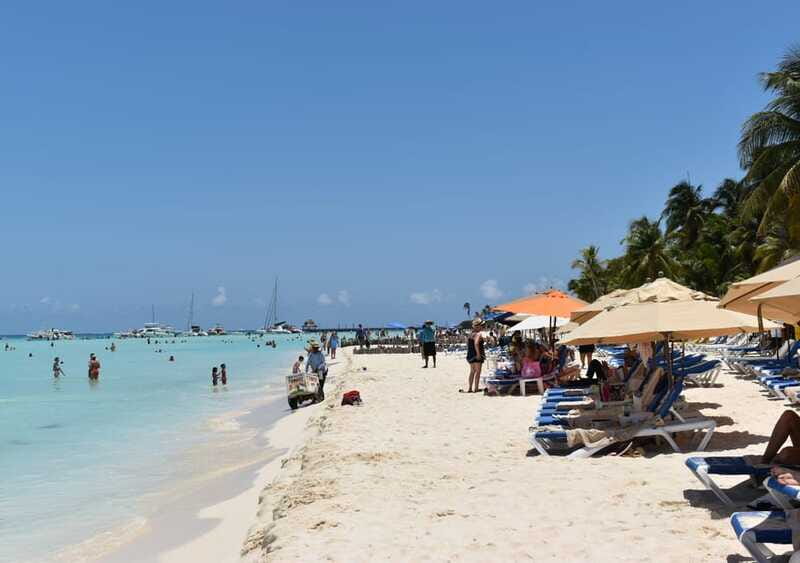 Cancun: Isla Mujeres Only Adults Catamaran, drinks & snorkel - Lunch at Playa Norte