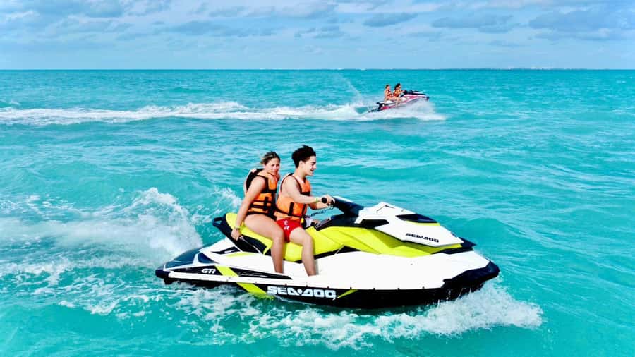 Cancun: Jet Ski Rental in Ocean Side - What to bring and what not to do