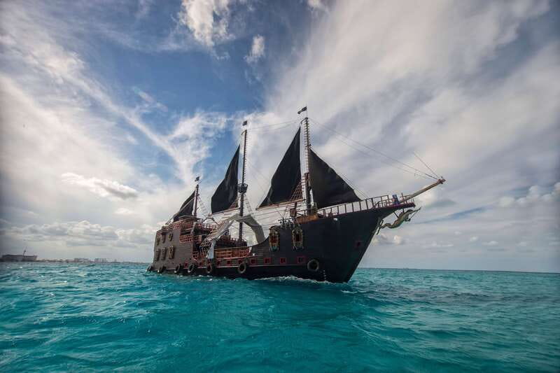 Cancún: Jolly Roger Pirate Dinner Cruise 2025 - Key points to know before boarding
