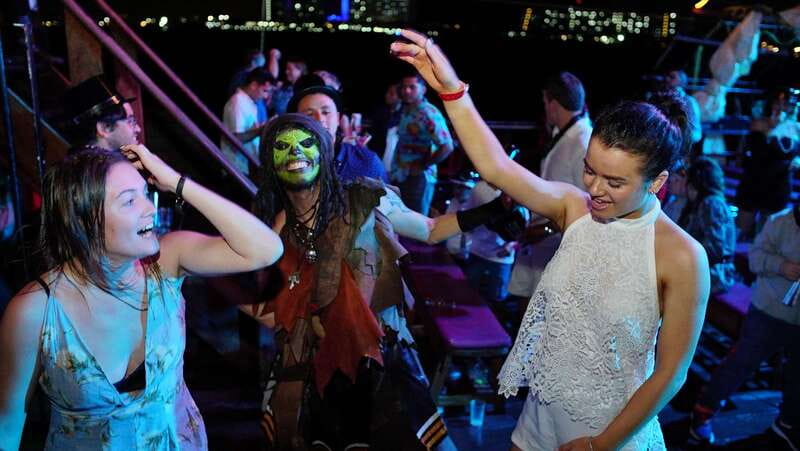 Cancún: Jolly Roger Pirate Dinner Cruise 2025 - Who should book the Jolly Roger?