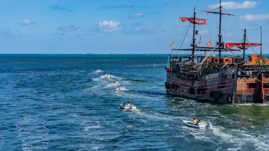 Cancún: Jungle Tour and Speed Boat Tour Adventure - Speed Through Nichupté Lagoon