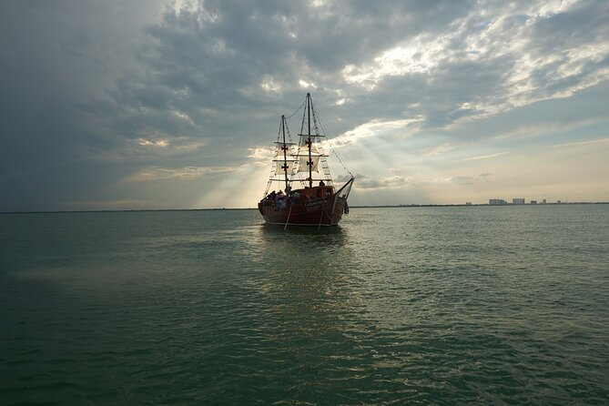 Cancun Lagoon Sunset Sailing Trip aboard classic Galeón with Dinner and Free bar - Hotel pickup and the marina meeting point