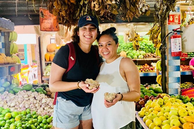 Cancun Private Foodies Market Tour and Street Food - Four tastings, with drinks included