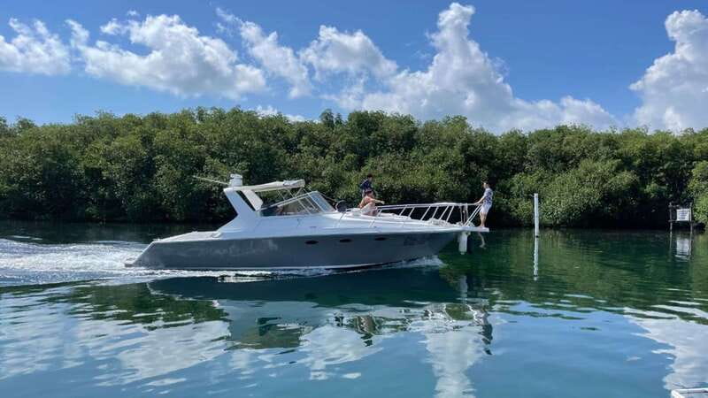 Cancún: Private Yacht Tour - Choosing between two, four, and six hours