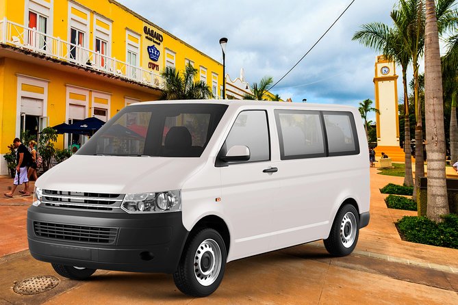 Cancun Roundtrip Shuttle Transportation - The airport meeting point is the first real test