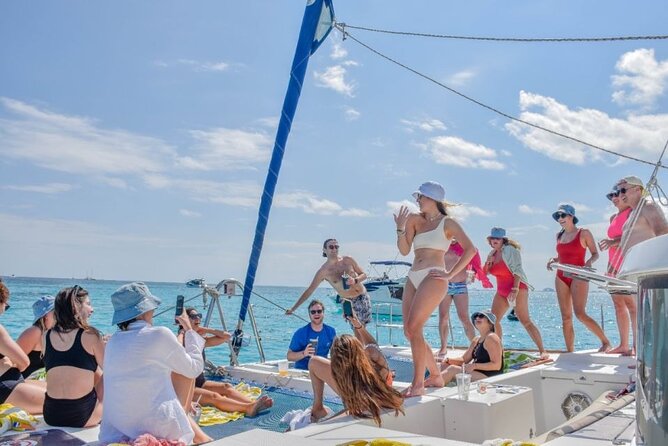 Cancun's Best: Catamaran to Isla Mujeres, Snorkeling & Drinks! - Getting to the marina from Cancún and beyond