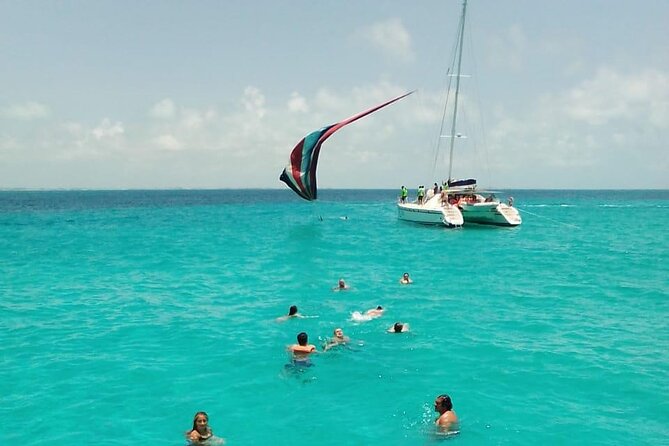 Cancun Sailing Catamaran Islas Mujeres With Luxury Beach Club - Group size, comfort, and the daily rhythm